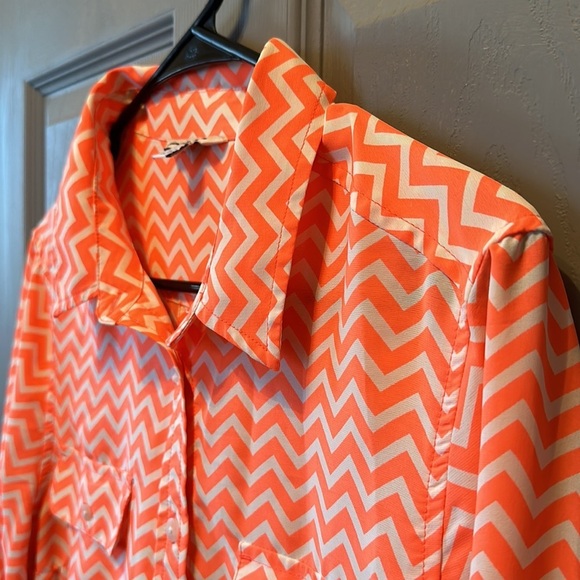 American Eagle Zig Zag Button Down - Picture 2 of 7